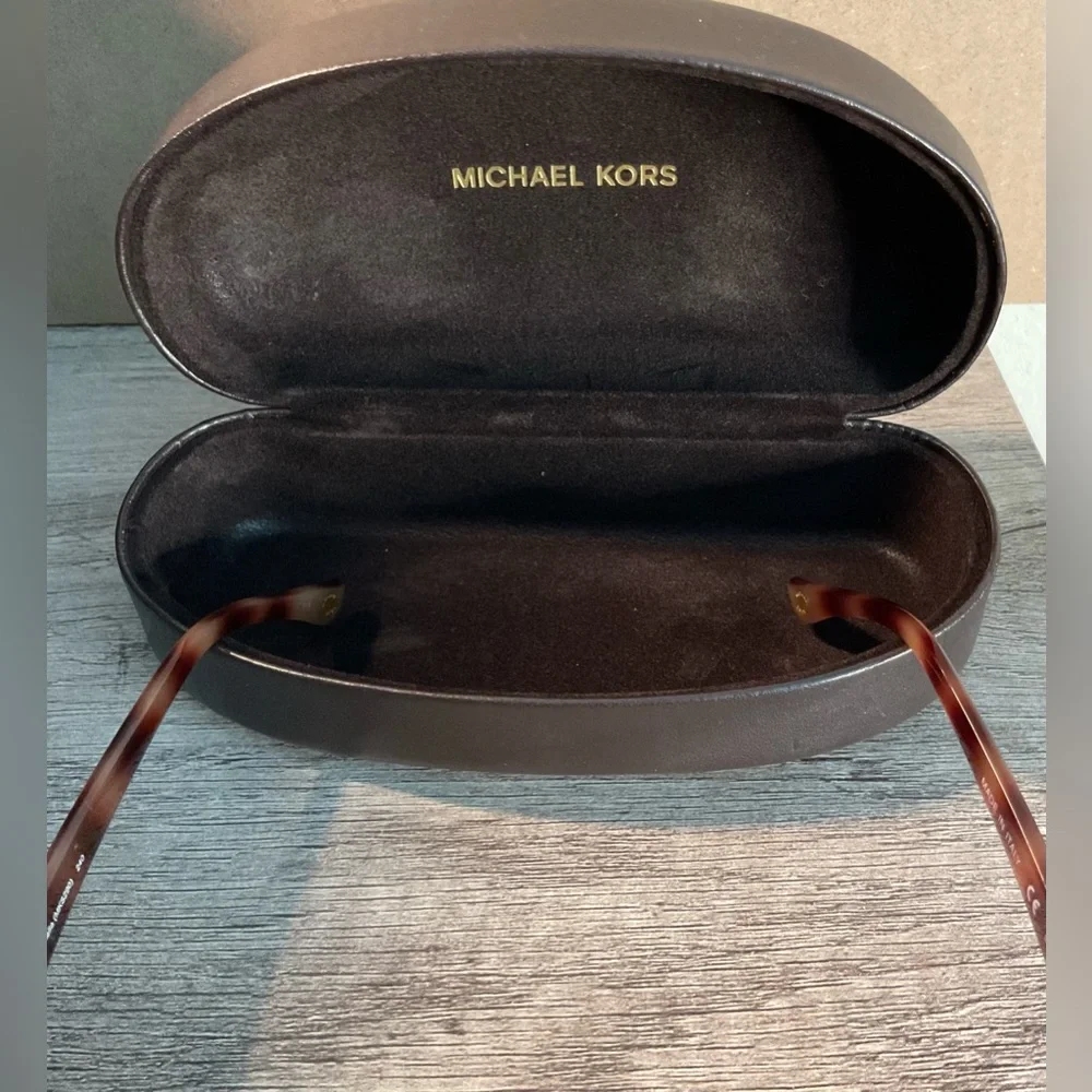 ✨ Michael Kors Gabriella Tortoise Sunglasses ✨